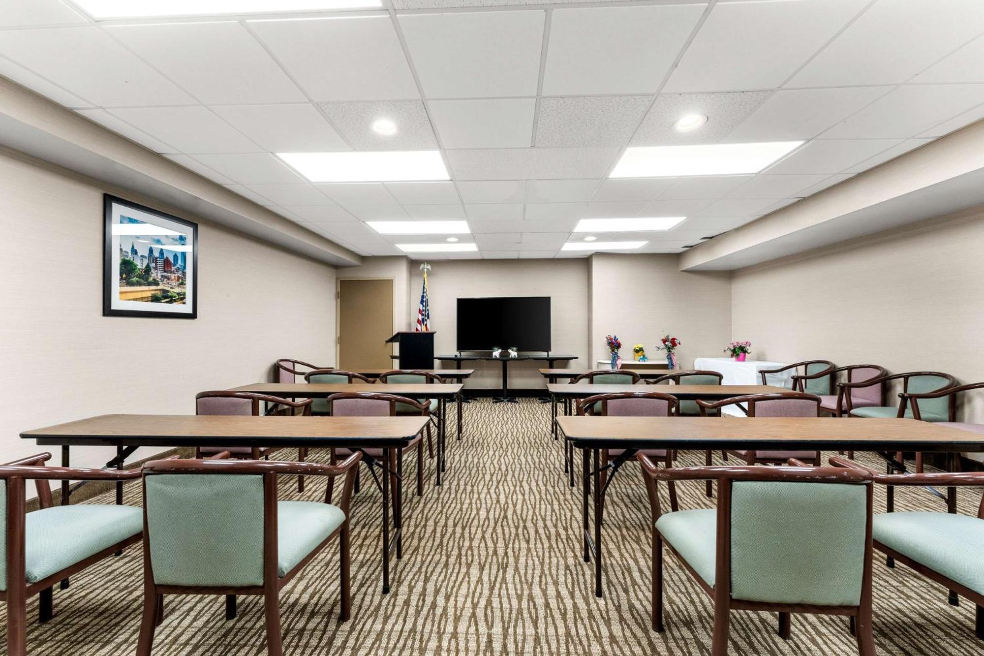 Hotel Surestay By Western North Reading
